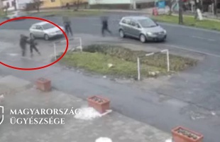 A pékség előtt verekedtek össze