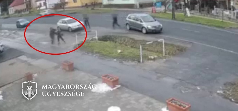 A felhasznált fényképet a verekedésről a pékség biztonsági kamerája rögzítette.