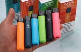 Nem játék az Elf Bar: razziázni fognak a hatóságok, zöld számon várják a bejelentéseket