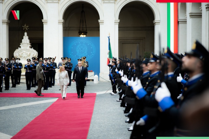 Politikai színpadok és szerepek