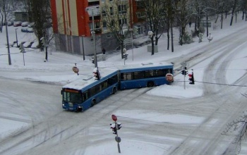 Téliesre fordul az időjárás, vezessenek óvatosan!