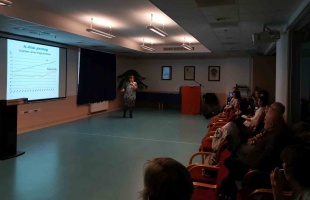 A gyerekek túlsúlyosak, konferencia a kórházban