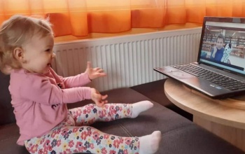 Béres Erika: teljesen más online mesélni, de a varázsa nem vész el