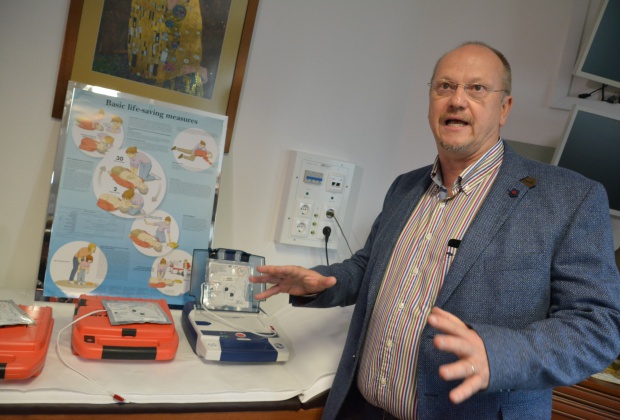 Modern defibrillátorokkal gazdagodott a Kaposvári Kistérségi Polgárőr Egyesület
