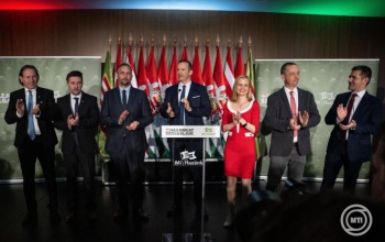 Toroczkai László: csak minket nem söpört el a Tisza