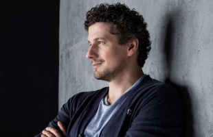 Rákász Gergely: nehéz barátságom van Mozarttal