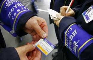 Szombaton lejárnak a diákigazolvány-matricák