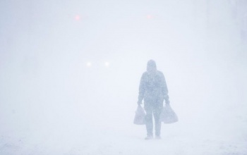 Szakadó hóesésben gyalogolt a kisfiú, az igali rendőrök vitték haza