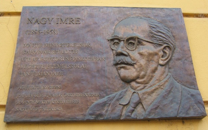 Húszéves Nagy Imre emléktáblája az Anna-iskola falán