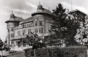 115 éve nyílt meg a színház