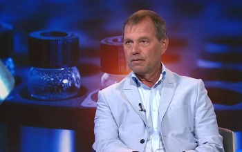 Szlávik arra figyelmeztet, hogy a fertőzésen átesés nem ad olyan védelmet, mint az oltás