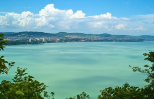Egyre kritikusabb a helyzet a Balatonnál a szakértők szerint