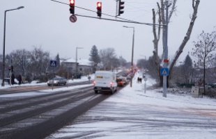 Hó lepte be Kaposvár utcáit