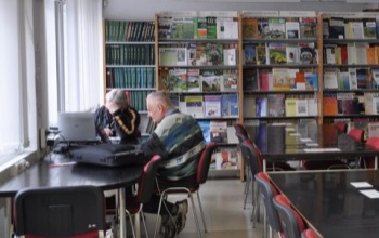 Az internet előnyei és hátrányai is szóba kerültek a könyvtárakban