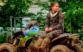 Mozgalmas évet zárt a kaposvári quados lány - Nemzetközi sikerek és kihívások jellemezték Mohácsi Zsófia szezonját