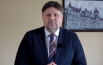 Gelencsér Attila: fokozatosan és felelősségteljesen enyhíthetünk