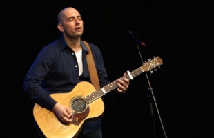 Fingerstyle: Tom Lumen megmutatta Kaposváron