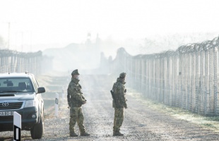 99 migráns próbált bejutni az országba a hétvégén