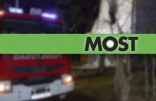 Mezőgazdasági géppel ütközött egy személyautó Hetes és Juta között
