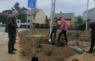 A helyiek segítségével újult meg a donneri kereszteződés