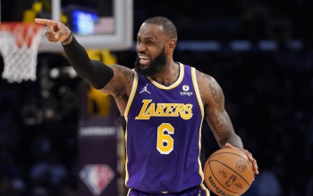 NBA - LeBron James játszotta a legtöbb percet a liga történetében