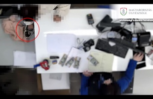 700 ezer forintért vett hűtőt, 300 ezret pedig visszalopott az árából még az üzletben
