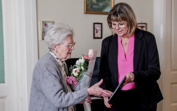 Kilencvenedik születésnapján köszöntötték Zsuzsa nénit