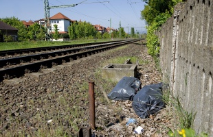 Felveszi a kesztyűt az illegális szemetelőkkel szemben a MÁV