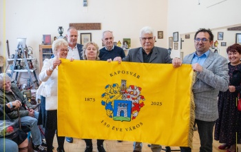Újabb intézménynek vitt jubileumi emlékzászlót Szita Károly