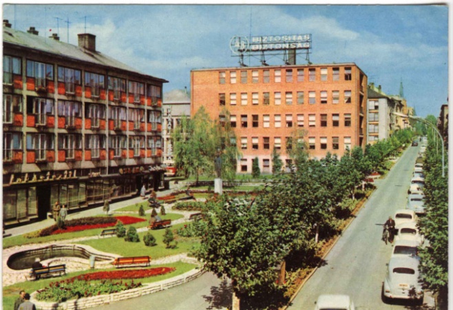 65 éve tették le a szakszervezeti székház alapkövét