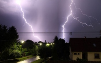 Kaposvári időjós: estétől zivatar, felhőszakadás is lehet!