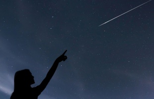 Óránként akár 150 hullócsillag is látható lesz szombat éjszaka