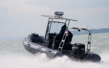 Vízbe esett horgászt mentettek a balatoni vízirendőrök