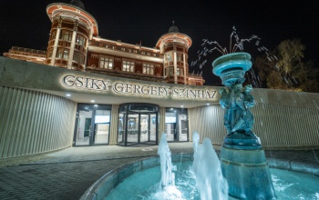 Építészeti Nívódíjat kapott a Csiky Gergely Színház - felavatták az emléktáblát