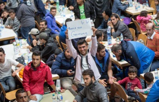 Migránsáradat után egy évvel