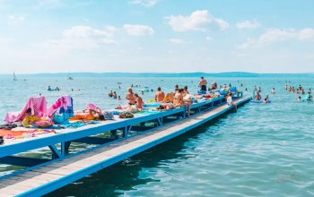 KSH: a vendégéjszakák száma 3,6, a vendégeké 11 százalékkal nőtt augusztusban az egy évvel korábbihoz képest