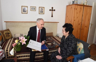 A 100 éves Margit nénit köszöntötte Szita Károly