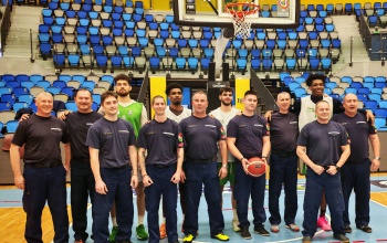 Kosarascipőt húztak a tűzoltók
