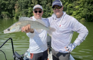 Válogatott pergető horgász vendégeskedett a kaposvári egyesületnél – a Desedán forgatott a Fishing & Hunting stábja