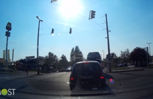 A kereszteződés közepén kellett megállnia, de sosem gondolná, hogy miért