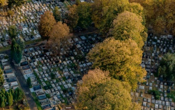Mérsékelt díjkorrekció a temetkezési szolgáltatásoknál