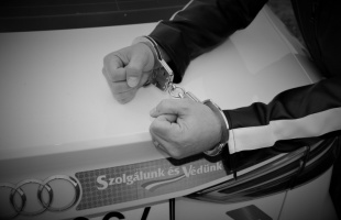 Vita az italboltban: söröskorsóval verte fejbe vitapartnerét