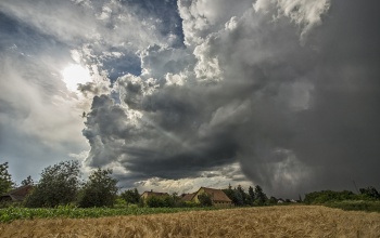 Záporok frissíthetik fel a nyári, meleg levegőt a hétvégén