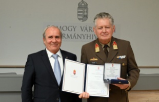 Fehér Gábor alezredes kapta a Somogy Vármegye Védelméért emlékplakettet
