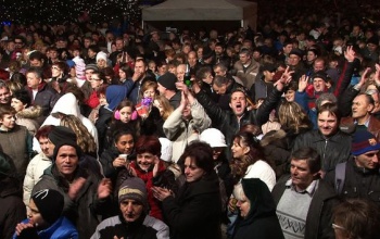 BÚÉK 2014 - Több ezren búcsúztatták az óévet a főtéren