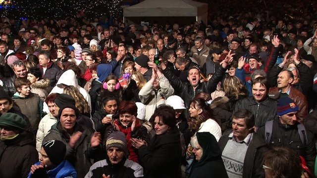 BÚÉK 2014 - Több ezren búcsúztatták az óévet a főtéren