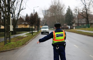 A három eltiltás ellenére is beült a kormány mögé