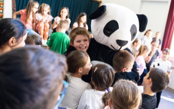 Pandaölelésre invitálják a kicsiket és nagyokat advent első vasárnapjának délelőttjén