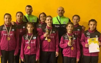 Két diákolimpiai aranyat nyertek a kasis birkózók