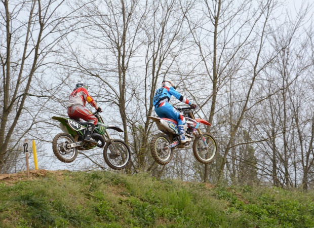 Repkedtek a motorok Zselickislakon
